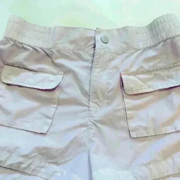 Light pink short cargo shorts from Urban Outfitters - Picture 1 of 3